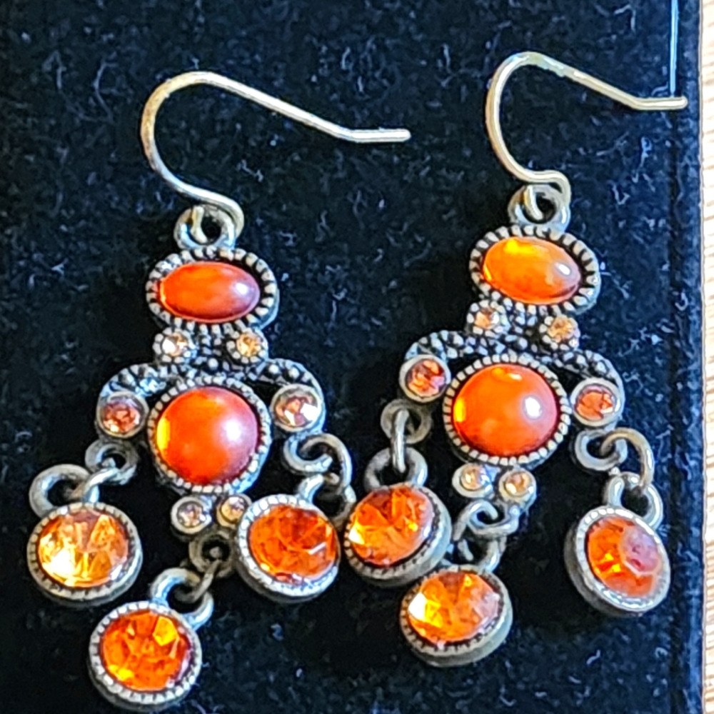 Dangle earrings
